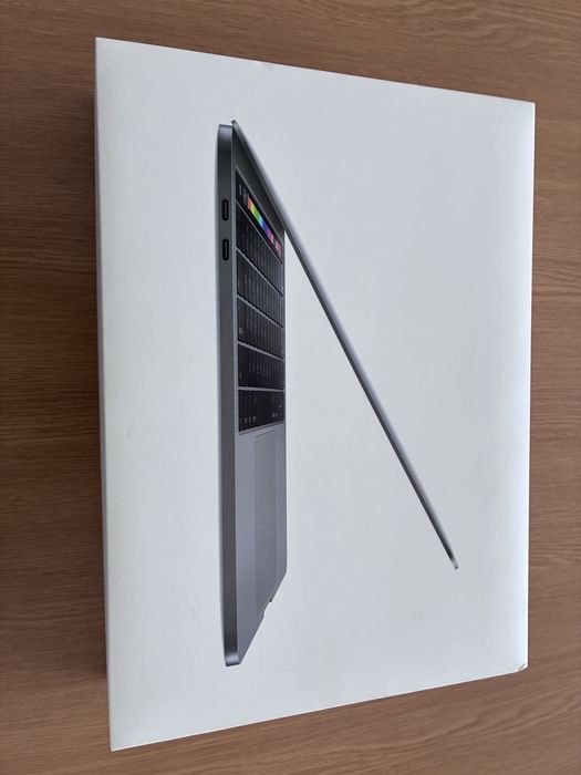 MacBook Pro 13” inch, 16GB RAM, 256 SSD