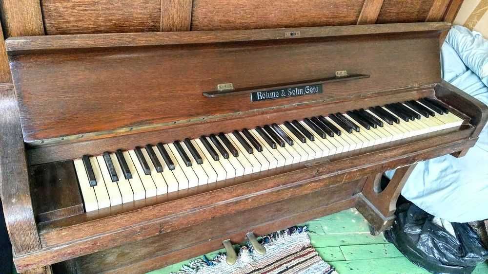 Пиано - немско, старо