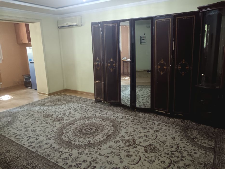 Kvartira bor 3 kishi olinadi