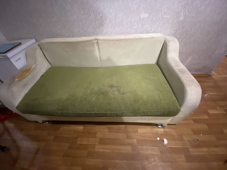 Отдам диван б/у для дачи или стройки