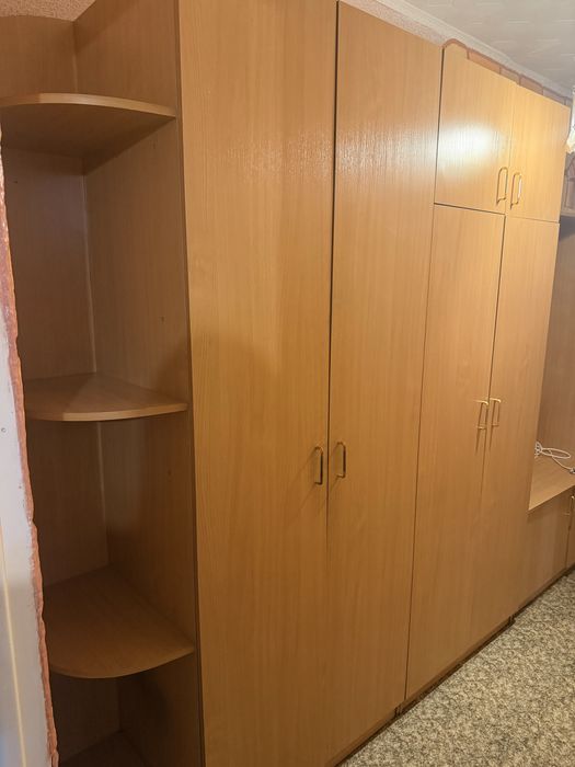 Продам шкаф в прихожую самовывоз