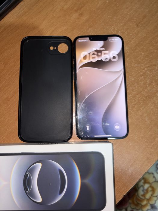 Продам Айфон 16е