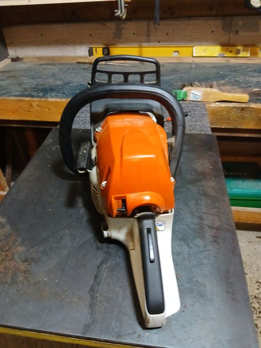Vând STIHL 251 c