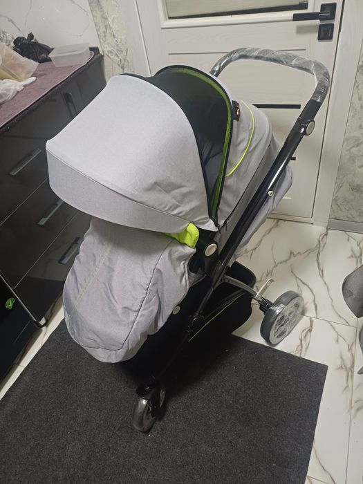 Продаётся фирменный коляска Pierre carden