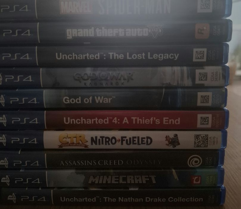 PS4 slim+ 10 игри в много добро състояние