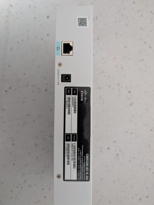 2 bucati -Switch cisco CBS220-BT-E-2G