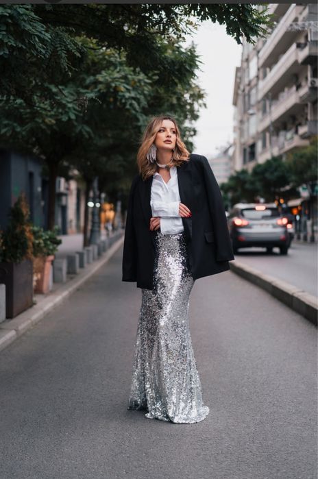 Fusta maxi paiete size 36/38 ușor elastică