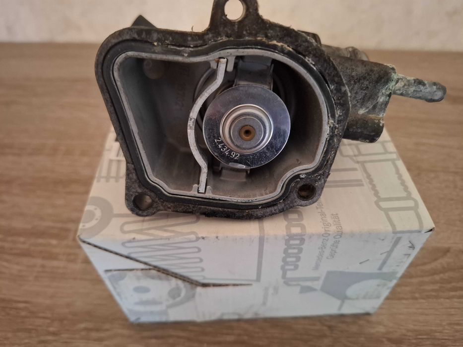 Термостат за Mercedes C220 CDI w203 - OM646 DE22 LA