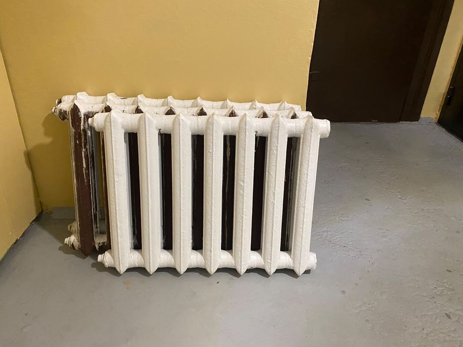 Продам батареи чугунные, самовывоз