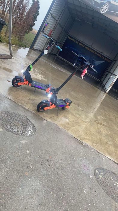 Salut vănd trotinetă. Electrică prinde 45 trotineta merge bine