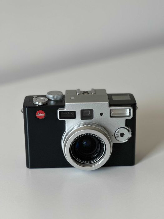 Leica Digilux 1 Camera digitala