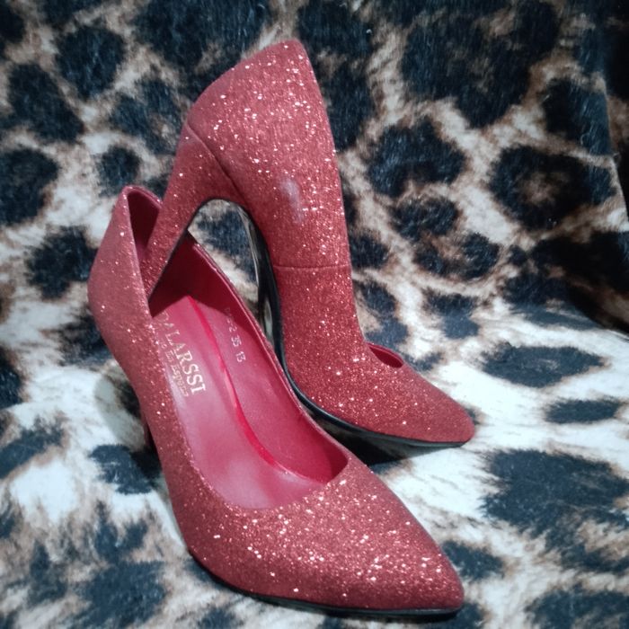 Продается обувь, срочно