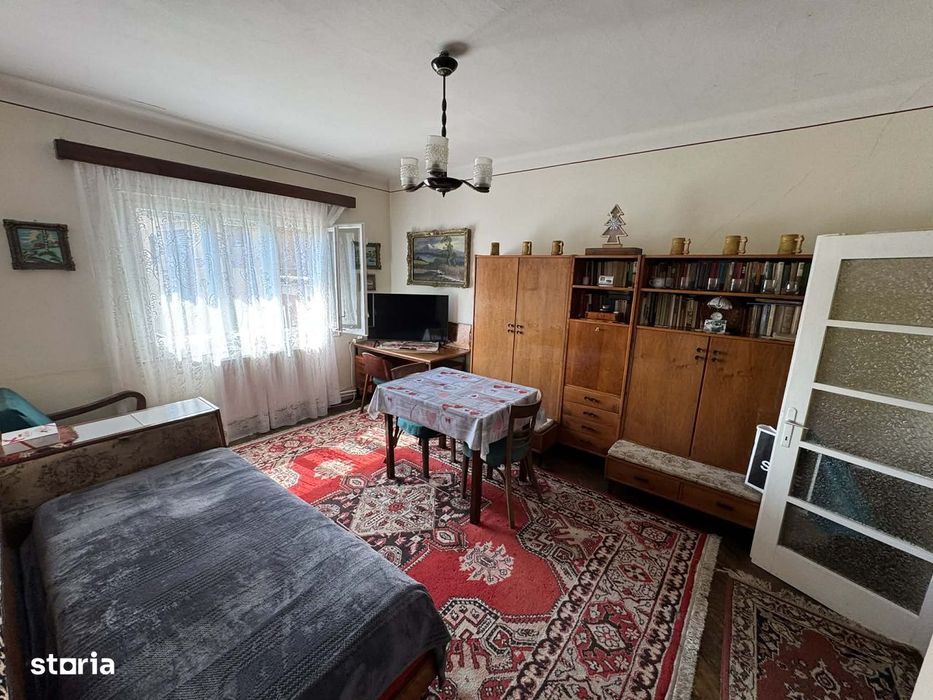Casa P+1 cu 2 apartamente individuale , zona Ultracentrala