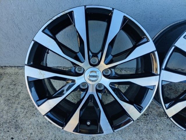 Jante 10 spite 17" Volvo V40 S60 V60 CC S80 V70 C30 C70 S90 XC40 XC60 XC70 31650337
