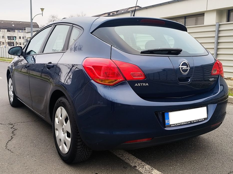Opel Astra "J" •2011• 1.7~110CP • 4Usi •EURO 5•HATCHBACK• Impecabila!
