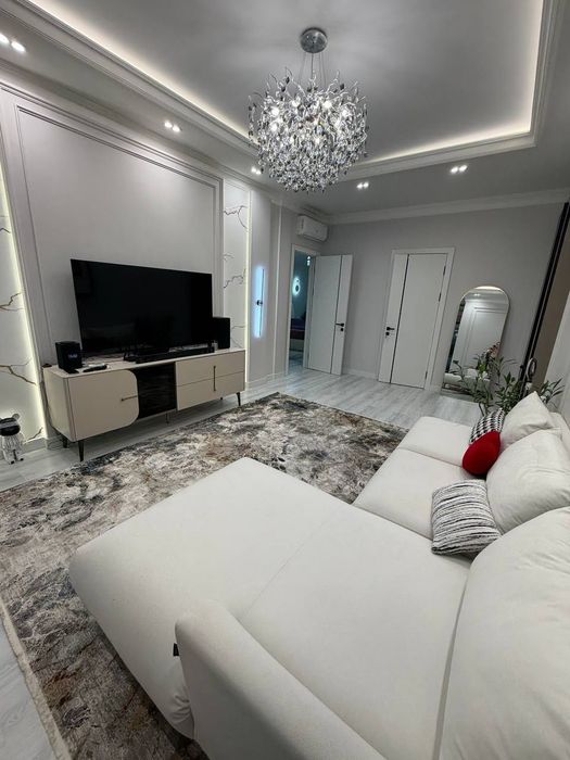 London Продается 4 ком квартира ремонт ул.Новомосковская/Аккурганская