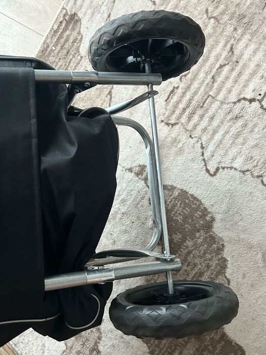 cărucior de cumpărături cu roți