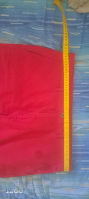 Червени къси панталонки много готини нови