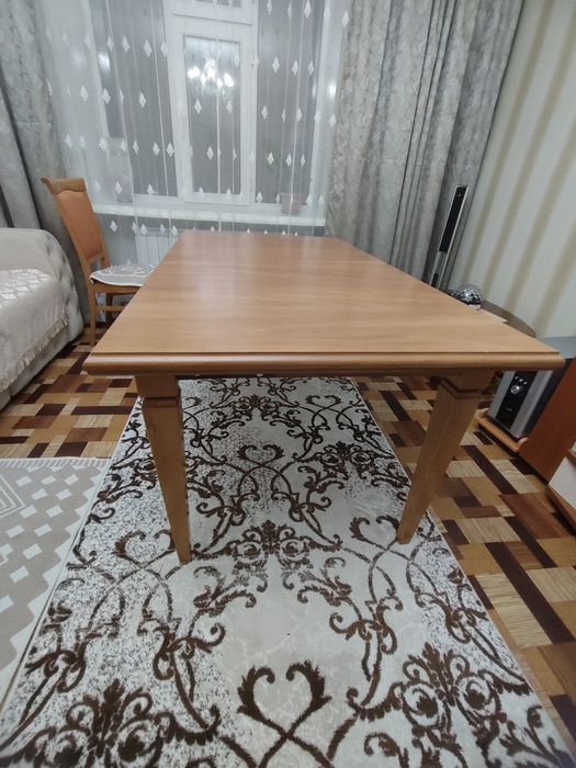 Продается стол  для гостинной