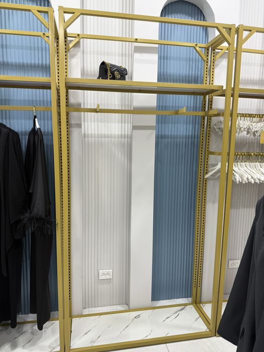 Стойка для одежды