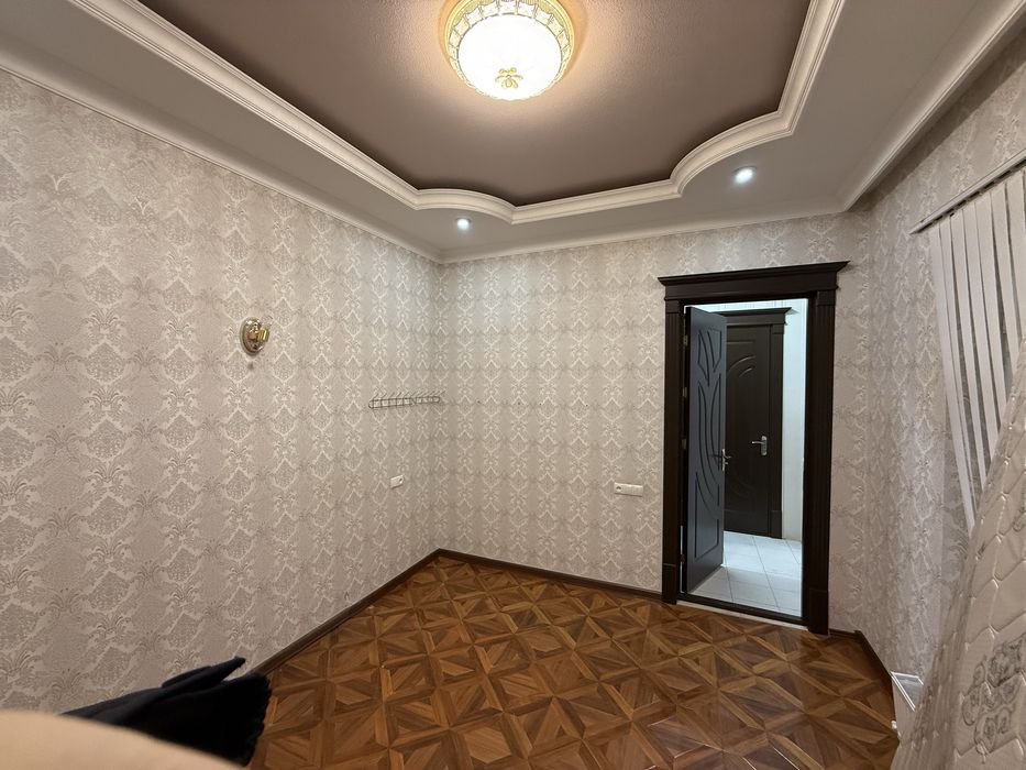 Продаеться дом улица Халкабад  ориентир Гидрометцентр 200 м2