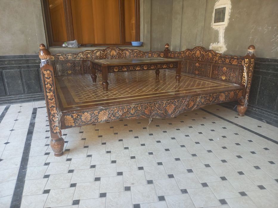 Сури тапчан карават