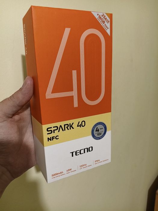 Продам новый телефон Tecno Spark 40.