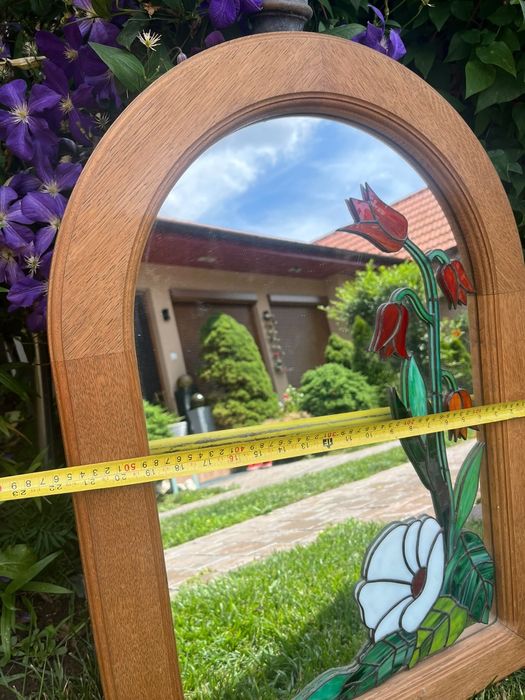 Oglindă decorativă din lemn