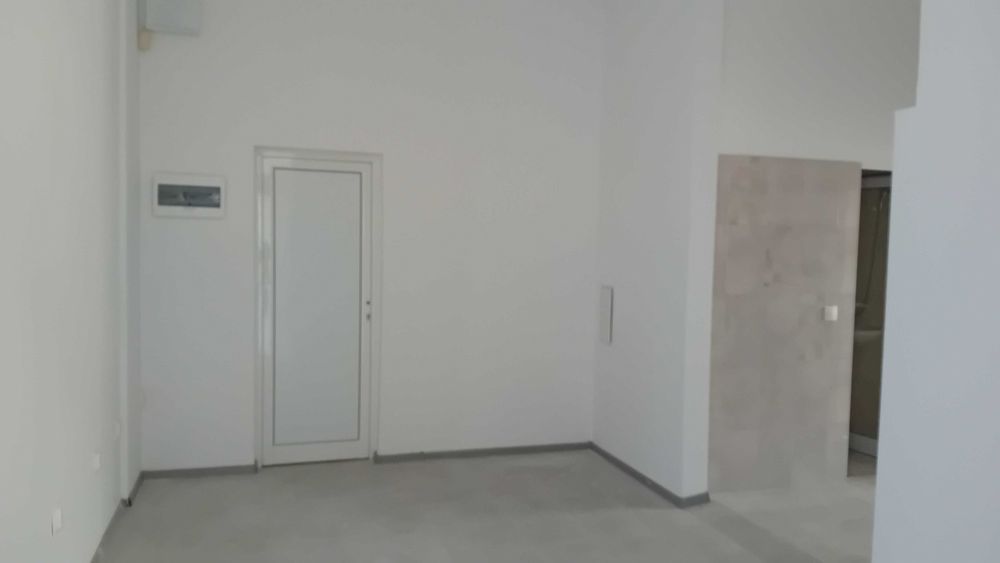 Дава се под наем Офис в Бургас, Победа - 148 кв.м за 550 € - Снимка #3