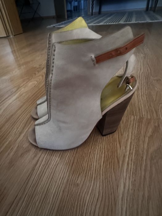 Босоножки и ботинки 36 размер