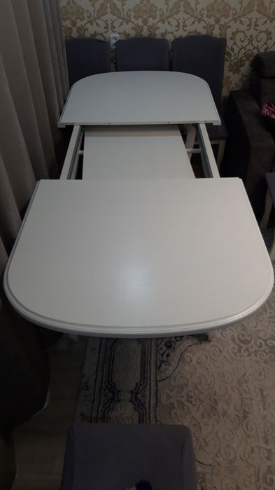 Стол для гостинной