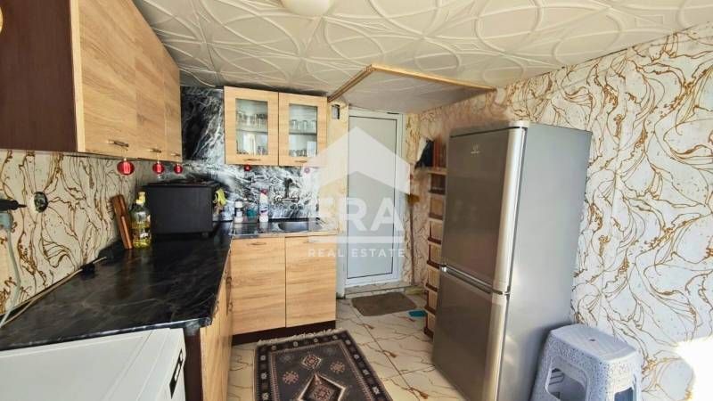 ЕКСКЛУЗИВНО! ЕРА ИмотиТе предлага за продажба Къща с дворно място, с.