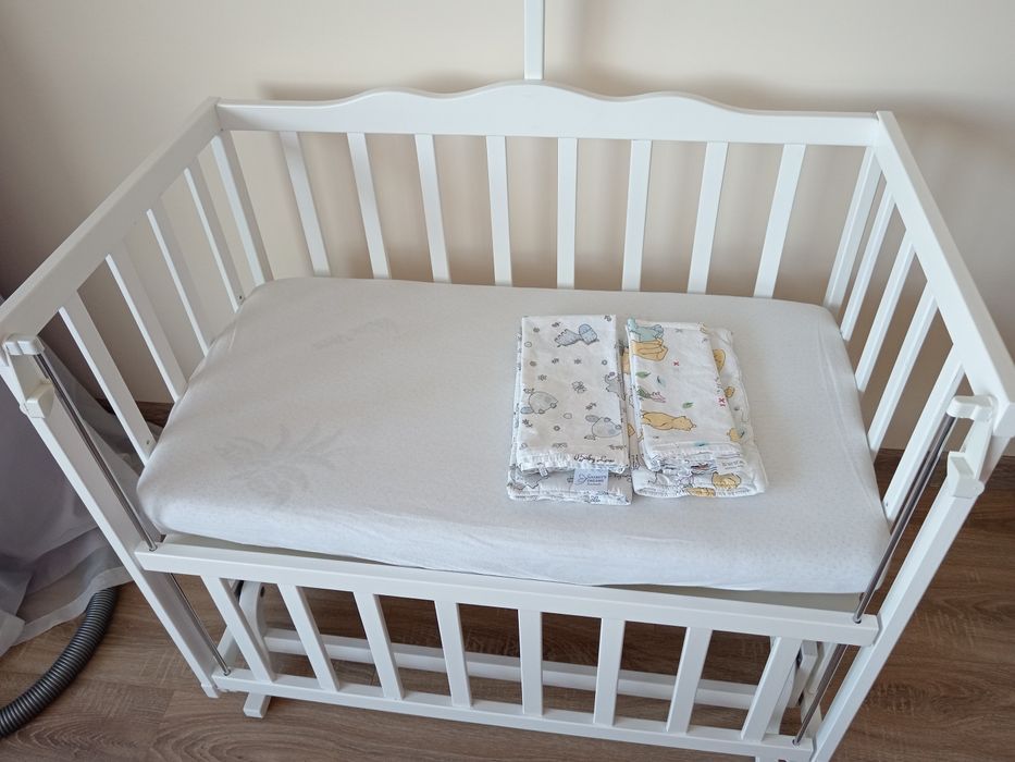 Кошара с люлеещ механизъм Cilek Next to me