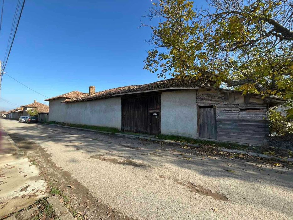 Продава се Къща в Шумен, Център - 120 кв.м за 349 €/кв.м - Снимка #17