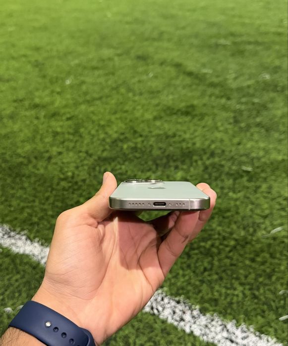 Продам Iphone 15 pro