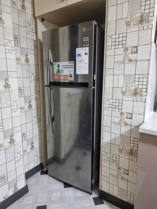 Срочно продаётся холодильник  LG инвектор!