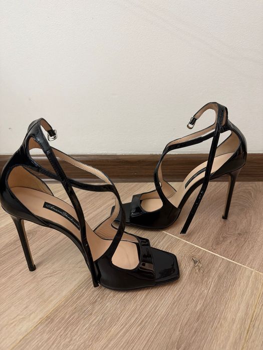 Новые, шикарные босоножки 39 размер