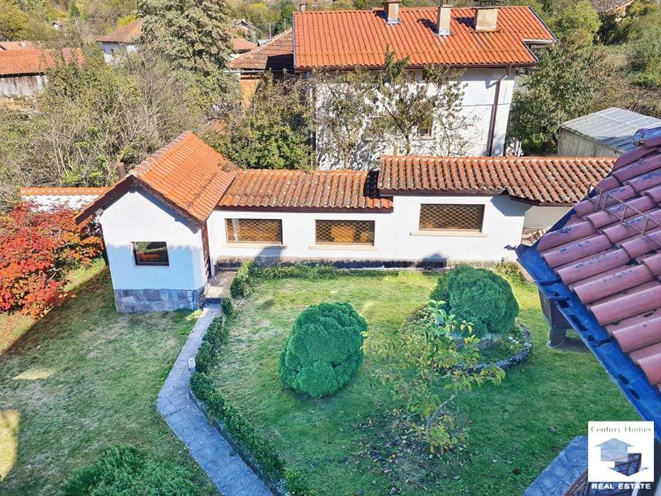 185036 Масивна къща, с двоен гараж и басейн, в Тетевенски Балкан