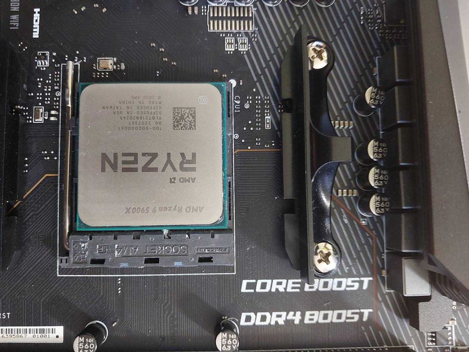 AMD Ryzen 9 5900X + MSI X570 Gaming Pro Carbon Wi-Fi