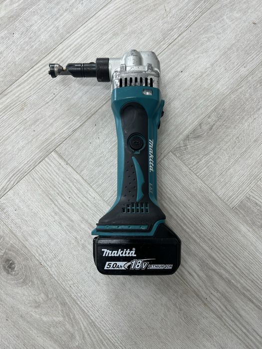 Makita DJN 161 foarfeca de taiat tabla