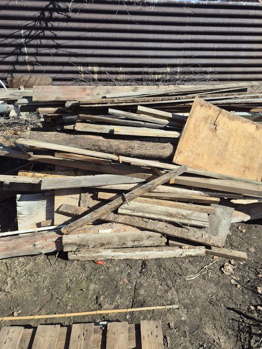 Отдам Доски на дрова.