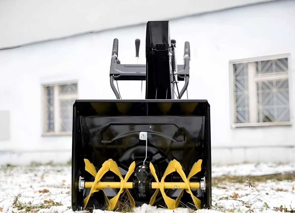 Снегоуборщик Champion ST661