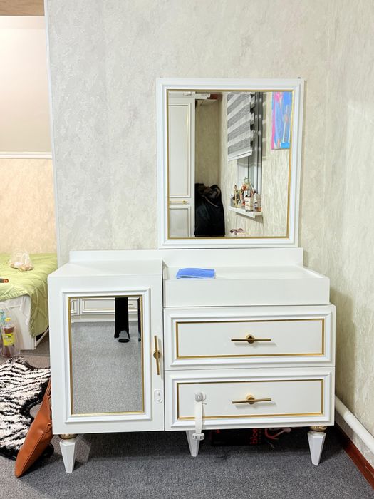 Комоды. Тумбы.