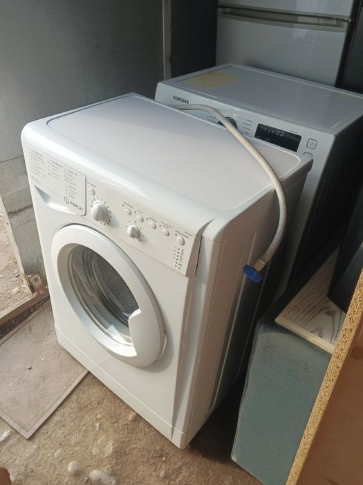 Автомат кир мошина сотилади