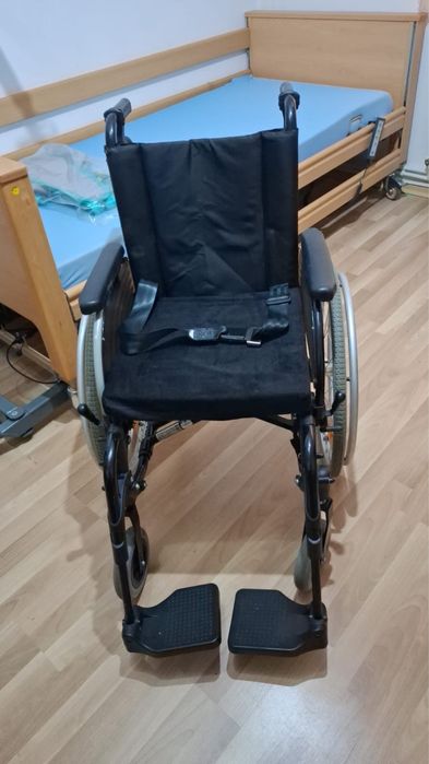 Vand carucior persoane dezabilitati