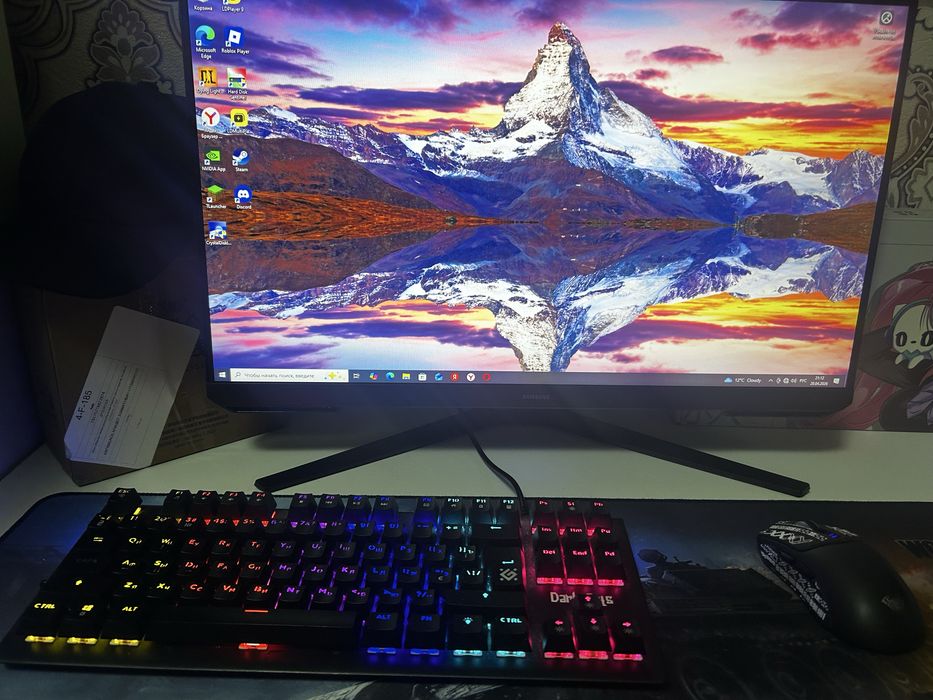 Монитор,клавиатура,мышь и коврик