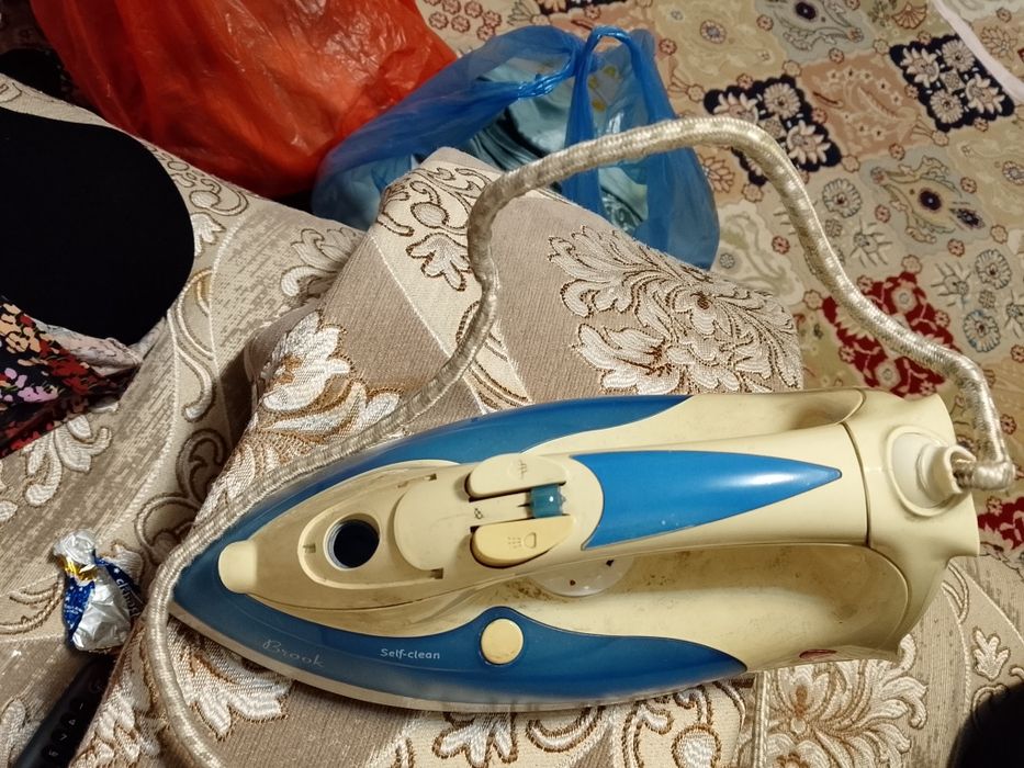 Продам утюг рабочий состояние