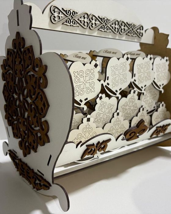 Тойбастары с шкатулками