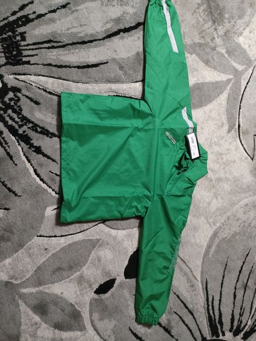 Geaca Errea originala de ploaie cu plasa. Semn Brodat