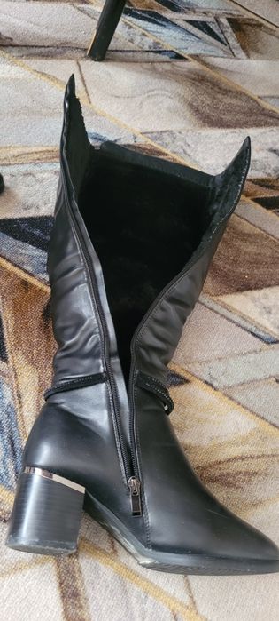 Продам зимние сапоги